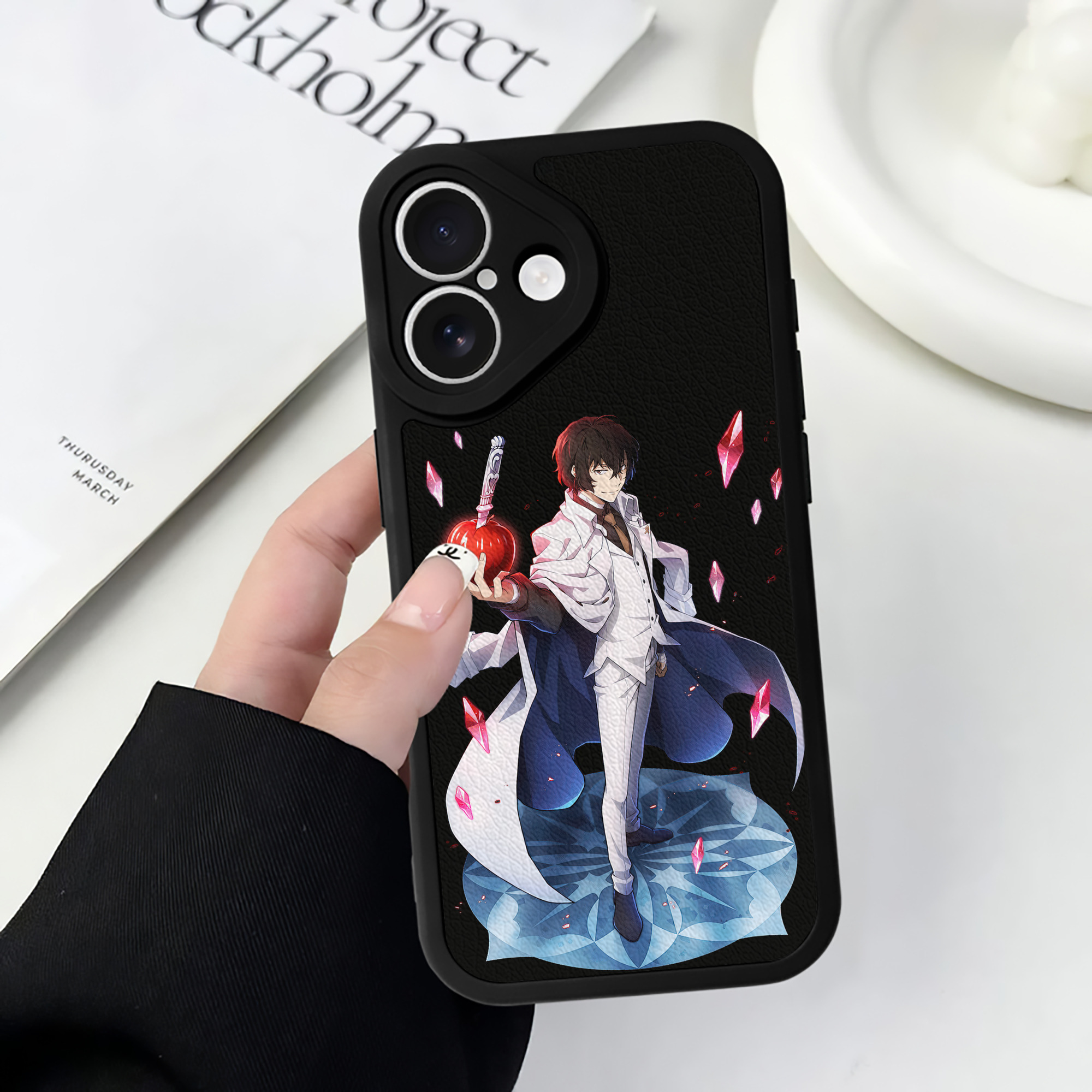 （画像用） 文豪ストレイドッグス Bungo Stray Dogs 【iPhone 16シリーズ対応】シリコンスマホケース（レザー調） 材質：シリコン